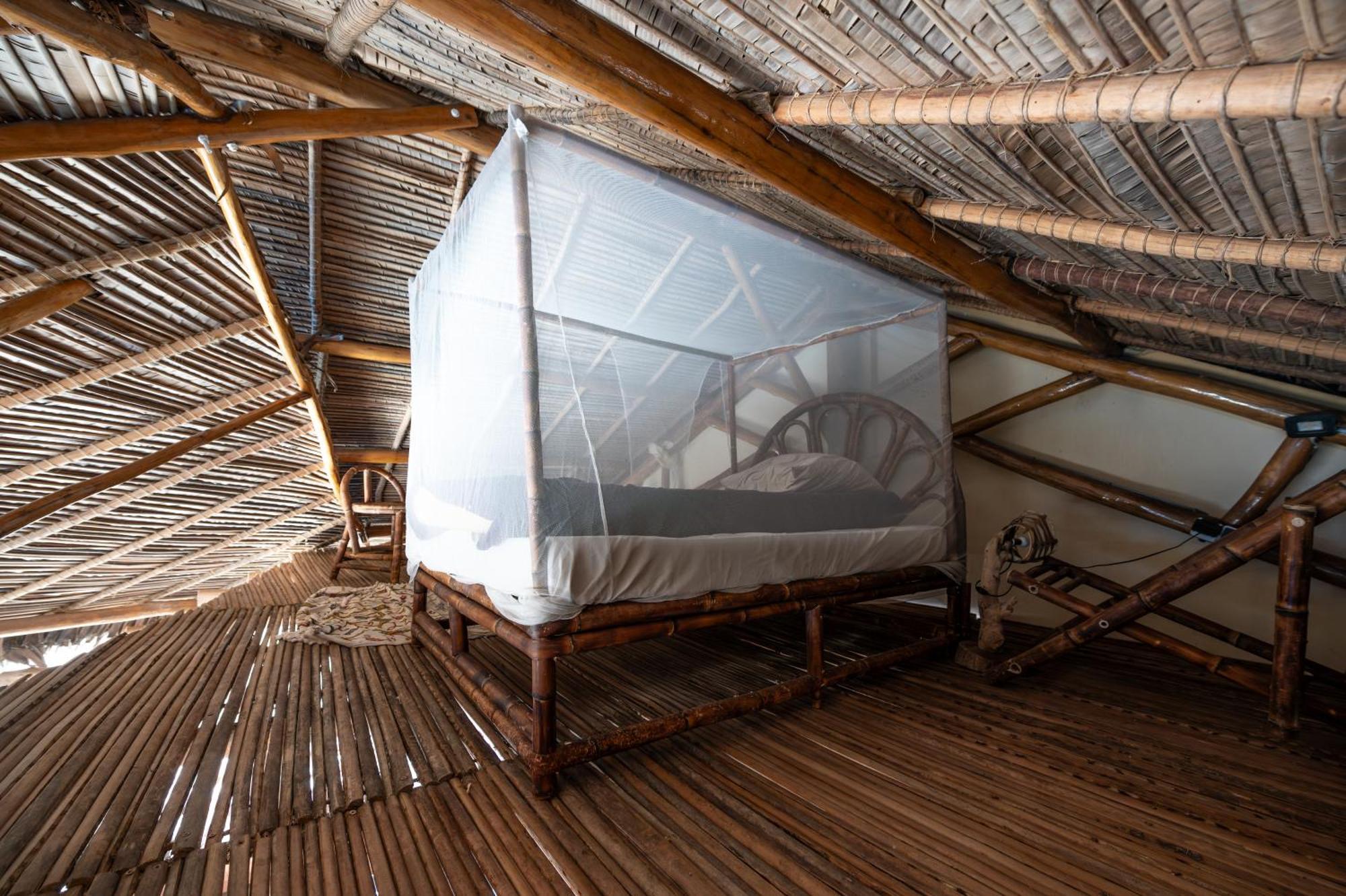 Shambala Madagascar: Beachfront Lodge And Adventures Ambolobozo Exterior photo