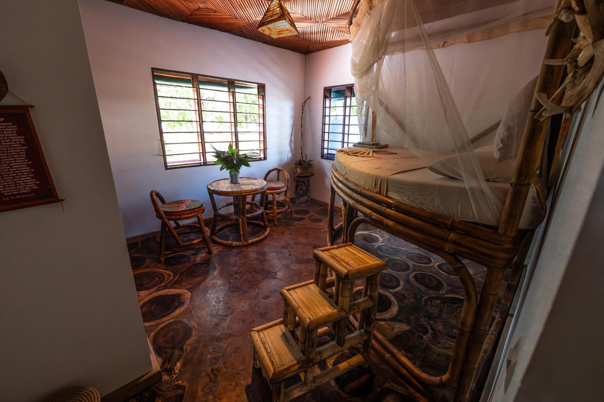 Shambala Madagascar: Beachfront Lodge And Adventures Ambolobozo Exterior photo